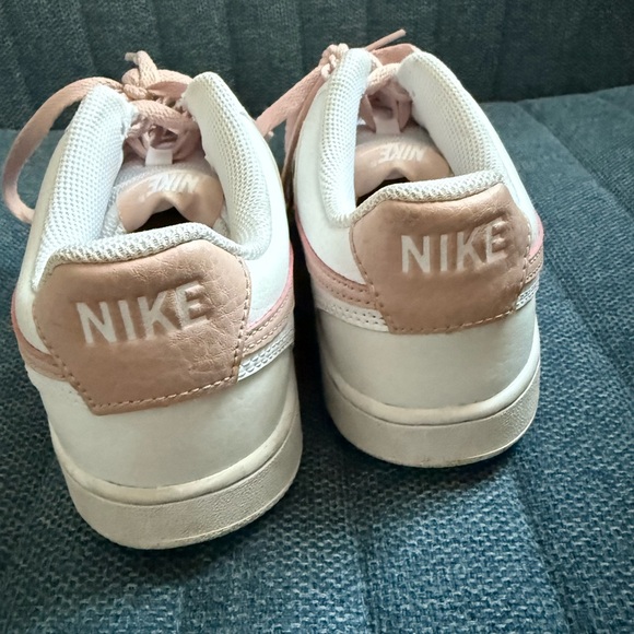 Nike White and Pink Sneakers Classic Design - Picture 6 of 8